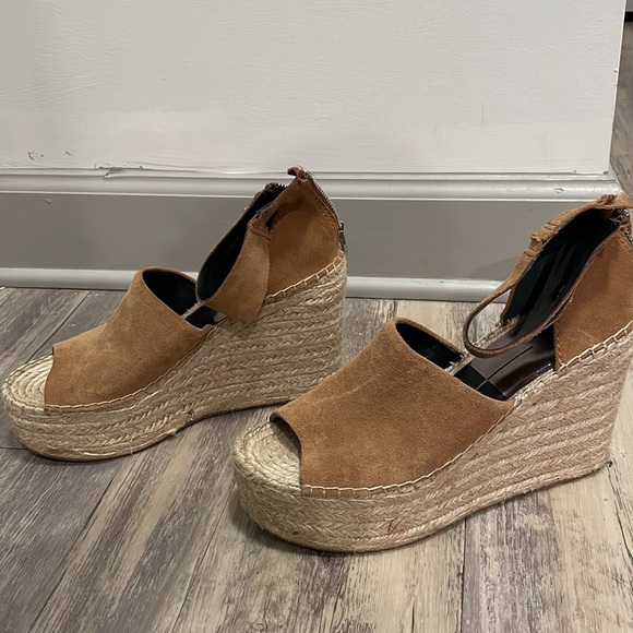 Dolce Vita Tan Wedges - Picture 3 of 3